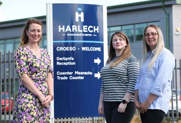 Harlech Foodservice staff and NHS